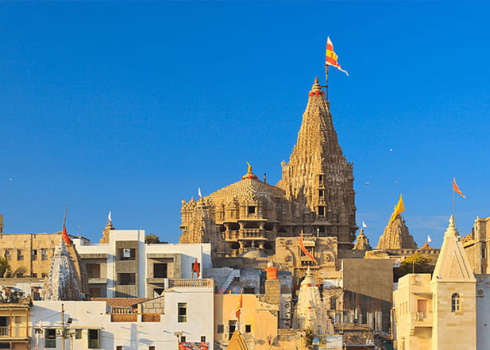 Dwarka Somnath tour, Ahmedabad to Dwarka Somnath, divine temples, spiritual journey, Dwarkadhish temple, Somnath temple, Gujarat tourism, cultural heritage, pilgrimage tour, Gujarat attractions