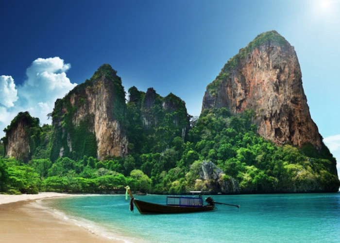 Andaman tour, budget travel, Andaman islands, affordable vacation, Andaman attractions, Andaman sightseeing, adventure activities, budget-friendly tour, Andaman travel, exotic islands